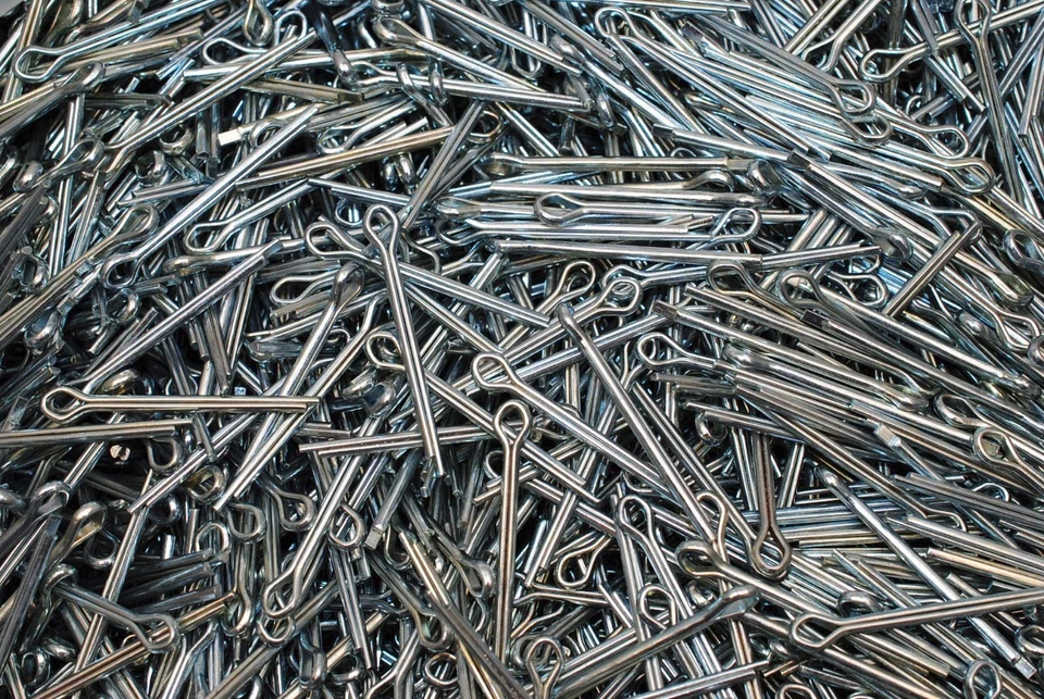 (700) Pasadores Cotter 1/8 x 1-1/2 punta extendida chapados en zinc Foto 1 de 1