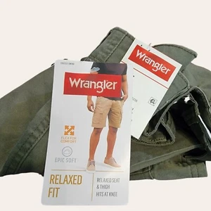 Pantaloncini cargo uomo Wrangler verde kaki relaxed fit tasca tecnica nuovi taglia 44 T09 - Foto 1 di 4