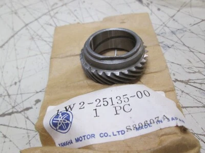 YAMAHA OEM VELOCÍMETRO ENGRANAJE DE TRANSMISIÓN - TT250 TT500 IT175 IT250 IT400 IT425 Foto 1 de 2