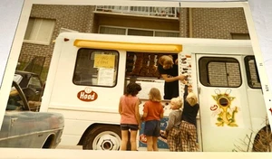 Raro Vintage American Ice Cream Truck Capucha Envoltura Pargo Instantánea Foto 1971! - Imagen 1 de 4
