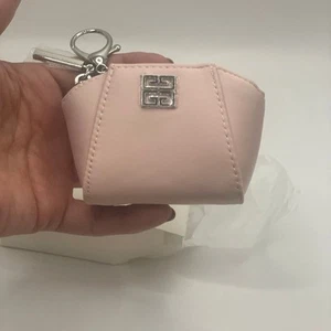 GIVE..NCH..Y Etui Air Pods #54ad53 - Zdjęcie 1 z 5