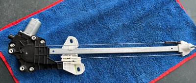 2013 2016 Honda CR-V CRV Rear Right Power Window Motor & Regulator Assembly OEM - Image 1 of 4