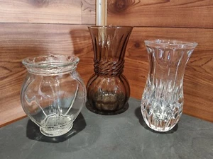TRIO OF ORNATE VINTAGE UNMARKED GLASS BUD VASES - Picture 1 of 14