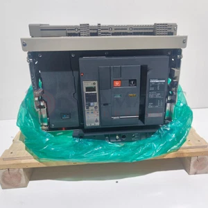 New Schneider Electric NW25H2 Air Circuit Breaker 2500A 4P, Drawout Type (48307) - Picture 1 of 15