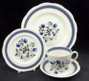 Alfred Meakin Blue Clover Lot of Dinner Plate Bread Plate & Cup and Saucer Set - Picture 1 of 9