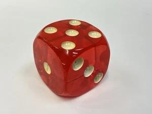 DDR Kunstharz Würfel Bakelit  6,7 x 6,7 cm Rot, lichtdurchlässig 334 Gramm - Picture 1 of 4