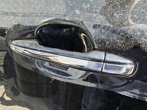 2011-2020 TOYOTA SIENNA PASSENGER SIDE REAR OUTER DOOR HANDLE: BLACK & CHROM - Foto 1 di 12