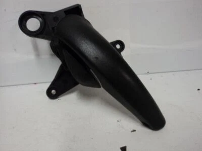 99 00 02 COUMA INTERIOR ESQUERDO MOTORISTA DENTRO MAÇANETA DA PORTA -B207 98314 - Imagem 1 de 2