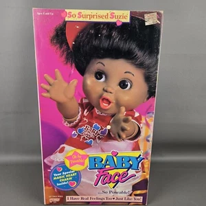 Baby Face So Surprised Suzie 13" Poseable Doll Galoob nuova in scatola aperta leggi desc - Foto 1 di 16