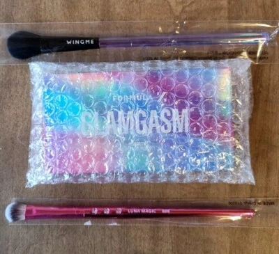 IPSY NEW FORMULA Z GLAMGASM Pro Artistry Face & Eye Palette 5.5g  w/ 2 Brushes - Image 1 of 4