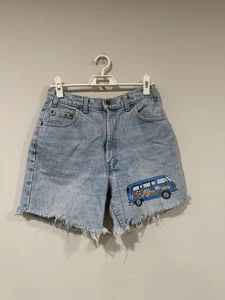 Vintage Levis 550 Shorts Blue Denim Hippy Bus Patched Men’s Women’s Gr. 32 - Bild 1 von 12