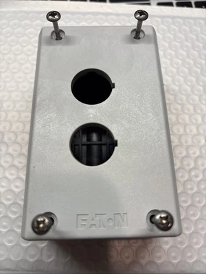 Eaton M22-I2-PG Botón Montaje en Superficie Gabinete, 22.5mm, 2 Elementos, NEMA 4X Foto 1 de 4