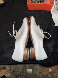 Scarpe vintage stringate bianche premiate con rubinetto Stevens Stompers installate taglia 7 - Foto 1 di 8