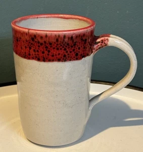Tazza ceramica da studio serie a pois rossi di Cheryl L. Hardy, 12 oz - Foto 1 di 7
