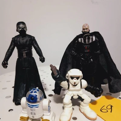 Lote de figuras de acción Star Wars Galactic Heroes - Vader, Kylo, R2-D2, Trooper Foto 1 de 4
