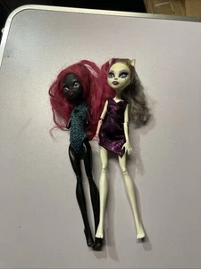 Lote de muñecas Monster High piezas faltantes 2 muñecas Catty Noir y Catrine McDew - Imagen 1 de 5