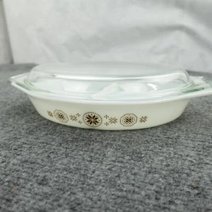 Pyrex Casserole Dish Town And Country Oval 1 1/2 Qt Divided W/ Lid Vintage - Picture 1 of 13