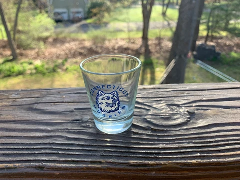 University of Connecticut Huskies shot glass Cover