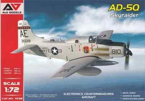 Avión ECM 1/72: Douglas AD-5Q Skyraider [4 opciones] #7232: A&A - Imagen 1 de 4