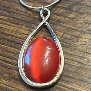 Red acrylic crystal fashion necklace faceted teardrop pendant 24” - Picture 1 of 3