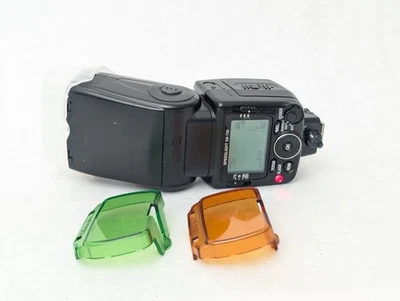 Nikon SB-700 Speedlight Flash ZOOM ERR for Parts Or Repair  - Image 1 of 4