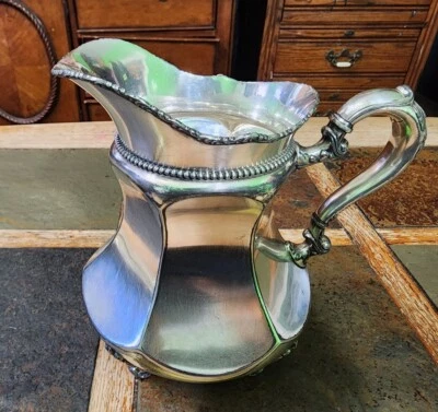 ANTIQUE MERIDEN SILVER CO U.S.A. MODEL 449 SILVERPLATED OPEN WATER PITCHER 💧 - Image 1 of 4