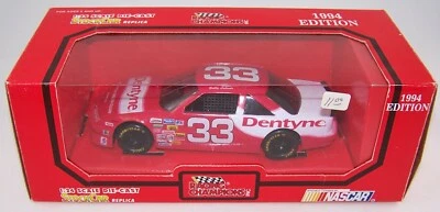1994 Racing Champions 1:24 BOBBY LABONTE #33 Dentyne Pontiac Grand Prix - Image 1 of 4