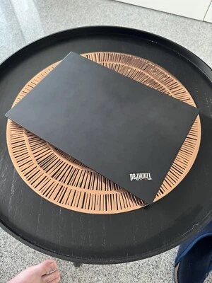 Lenovo Thinkpad T490 notebook 14 pollici - Immagine 1 di 4