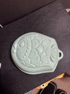 Pier 1 Importazioni Artigianale Pesce Verde Stampo Appeso a Parete Made in Germany - Foto 1 di 3