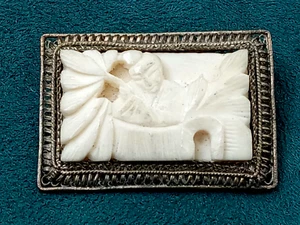 Antique China export Filigree Silver Pin w Asian Man Setting - 1.75 x 1" - Picture 1 of 4