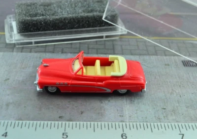 Praline 84702 Buick 50 Car Red 1:87 Scale HO - Image 1 of 2