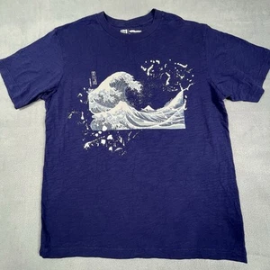 UT Uniqlo x Hokusai Blue Shirt Adult L Short Sleeve Great Wave MFA Boston Mens - Picture 1 of 11