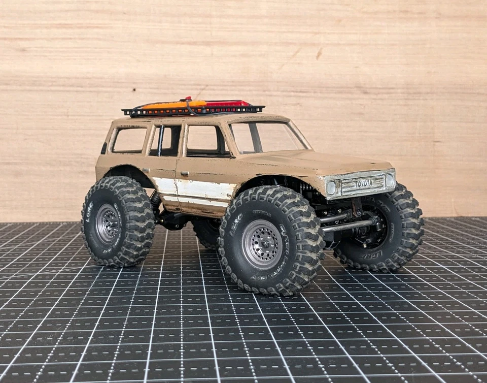 Axial SCX24 1/24 Toyota Land Cruiser 132-137mm C10 Deadbolt RC Crawler Truck - Image 1 of 4