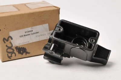 Genuine Polaris 5130955 Housing,Brake Master Cylinder XLT XC Euro RMK XCR ++ - Image 1 of 3