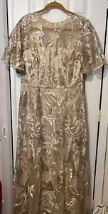 David Meister Gold evening gown with scallop sleeves size 16 NWT wedding prom - Picture 1 of 6