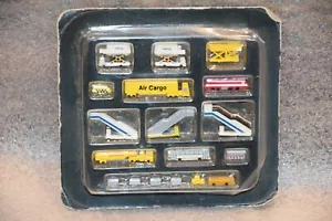 Veicoli aeroportuali in plastica Newspeed 1:400 nuovi con scatola - Foto 1 di 3