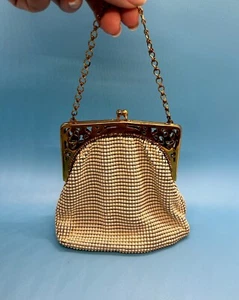 Vintage Mesh Whiting & Davis Bags Gold Tone Clasp Off White Beige Enamel Flapper - Picture 1 of 19