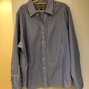 Top donna Gold Label Investments a righe manica lunga bianco blu colletto 24W - Foto 1 di 8