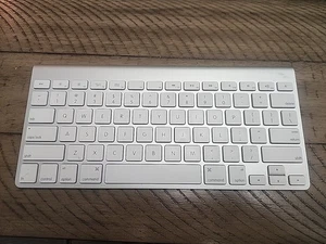 Teclado Bluetooth Inalámbrico GENUINO Apple A1314 Mac Aluminio - Imagen 1 de 3