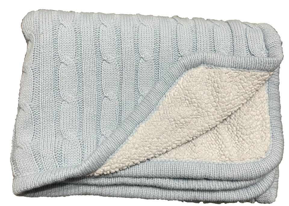 Manta tejida con cable azul Effe Bebe Magnolia blanca Sherpa bebé 27,5x39 Foto 1 de 4