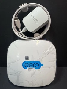 Eero Pro 6E Tri-Band Mesh Wi-Fi 6E S010001 white and Cat7 Ethernet cable 6" - Bild 1 von 6