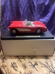 1:18 SCALE DIE CAST 1957 CHEVROLET CORVETTE ROAD TOUGH COLLECTION - Picture 1 of 12