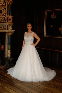 Stunning Ivory Boatneck A Line Princess Style Beaded Tulle Wedding Dress 8 10 18 - Picture 1 of 10