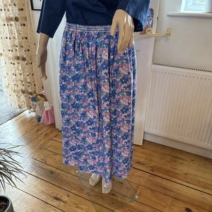 Liberty Plus Baumwollrock "ready to sew" Blumenmuster neuer alter Ladenbestand  - Bild 1 von 10