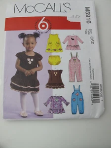 McCall's Schnittmuster M5916 Kleinkind Kleid Overall & Höschen Nähprojekt 5916 (O) - Bild 1 von 5
