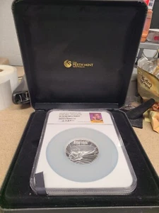 Signed Captain Kirk STAR TREK USS ENTERPRISE 2016 TUVALU 5oz SILVER COIN $8 #47 - Picture 1 of 9