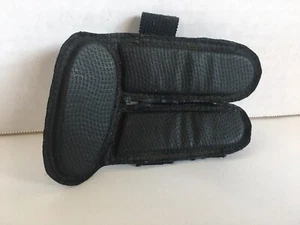 2 Finger Catchers Guard (Adult) - Picture 1 of 6