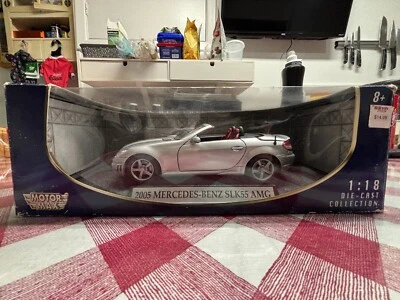 Motor Max 2005 Mercedes-Benz SLK55 AMG Silver 1:18 Die-cast Model Car - Image 1 of 4