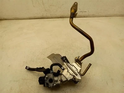 Toyota Prius C 2015 dos 1,5 L tracción delantera con válvula EGR  Foto 1 de 4