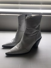 howdie high ankle boots